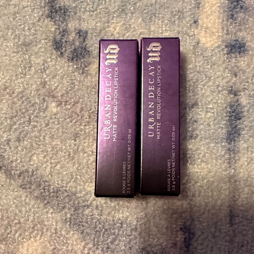 Set of Two UD Revolution Matte Lipstick in Matte Tilt